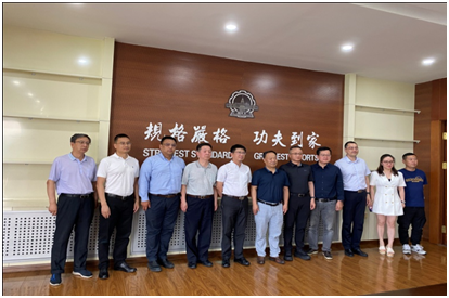 办副主任高巍,资产经营有限公司部长夏维,经济与管理学院副院长赵泽斌